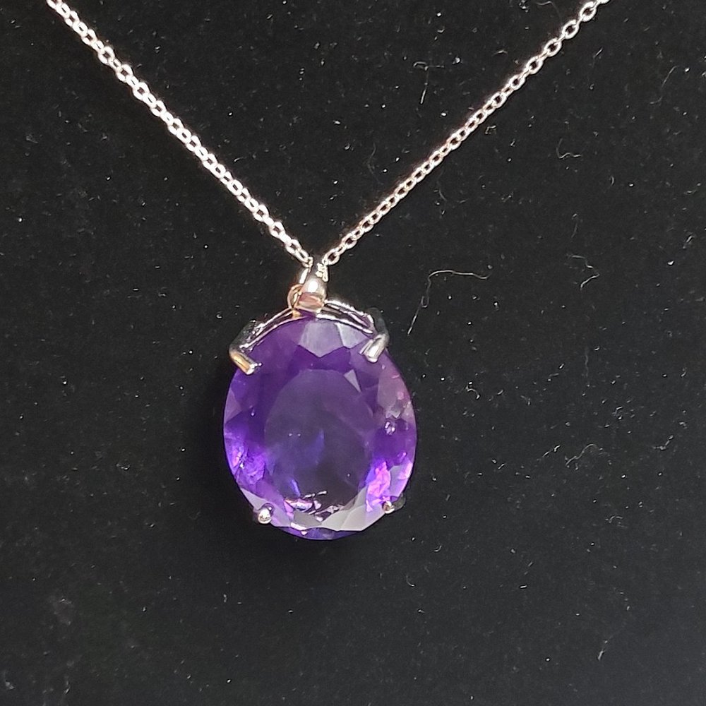 OVAL AMETHYST PENDANT